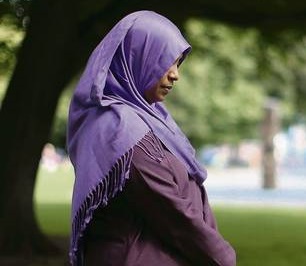 Irish Muslim Harassed For Praying in Park